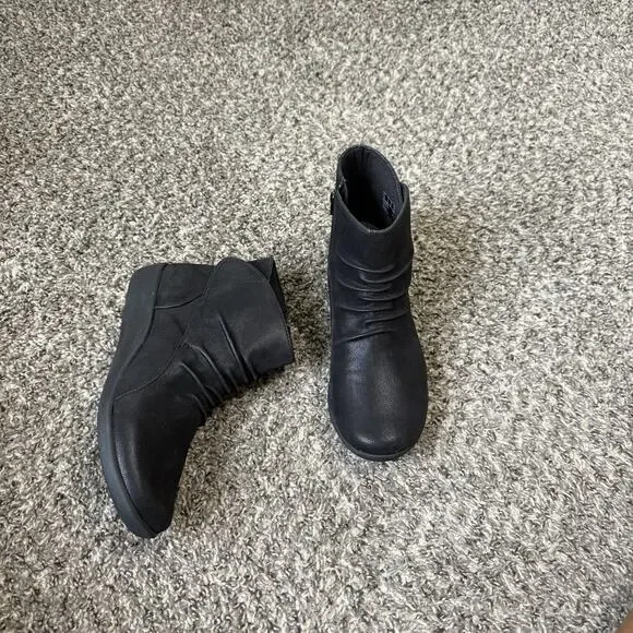 Clarks | Shoes | Clarks Cloudsteppers Women Size 9 M Sillian  display picture 1